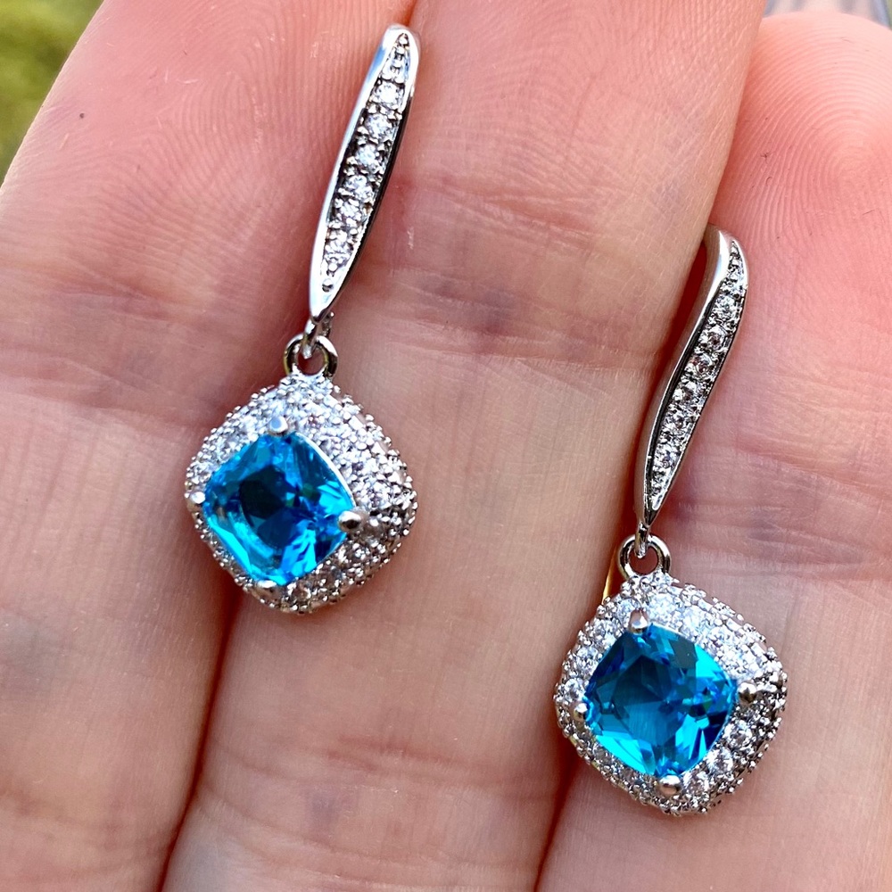 NEW 925 Sterling Silver Beautiful Earrings